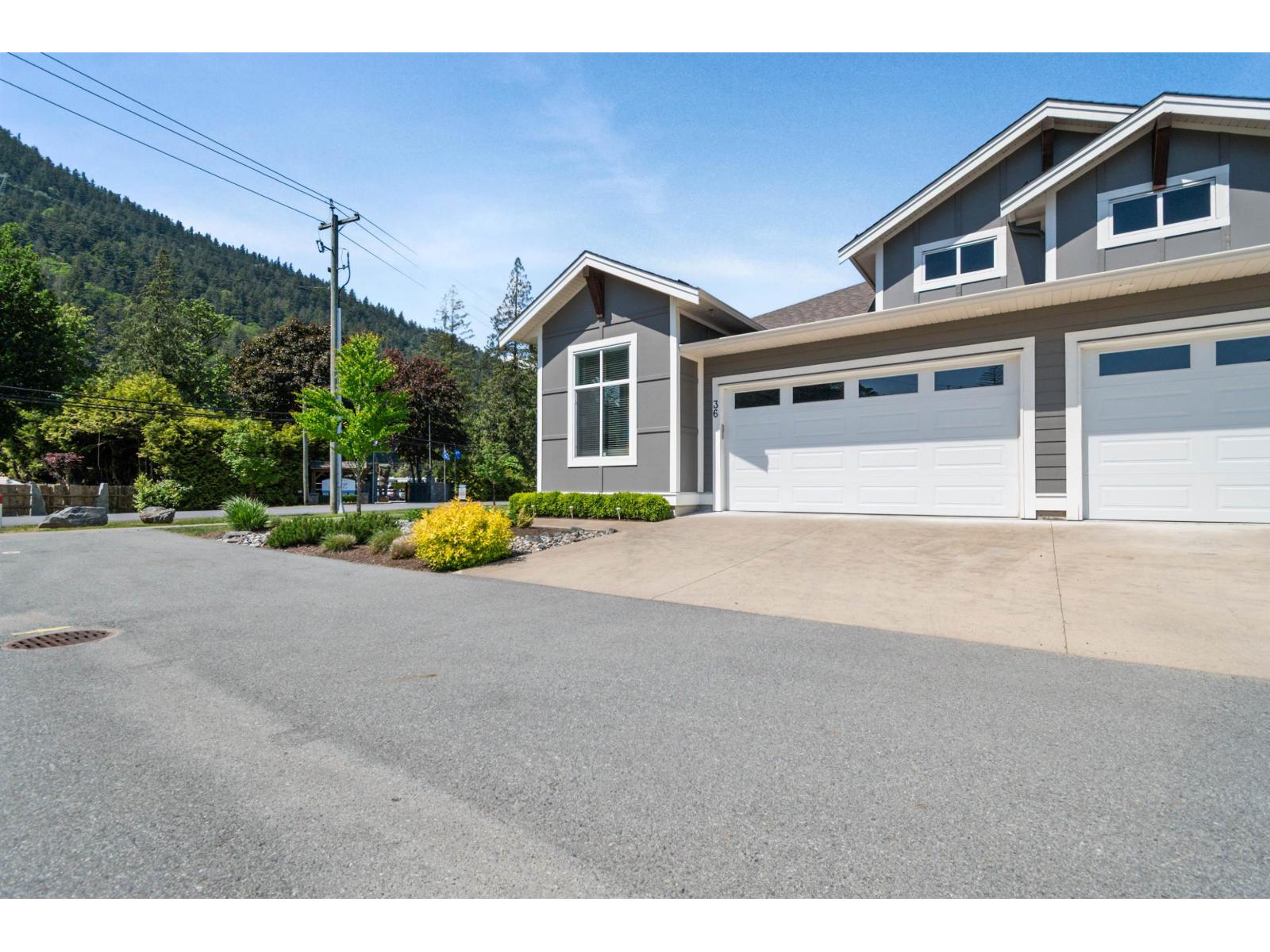 36 628 MCCOMBS DRIVE, Harrison Hot Springs