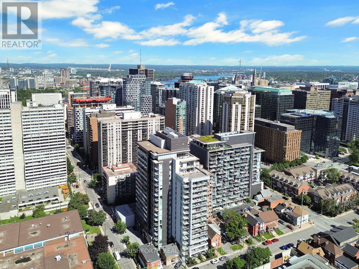 1310 - 255 BAY STREET