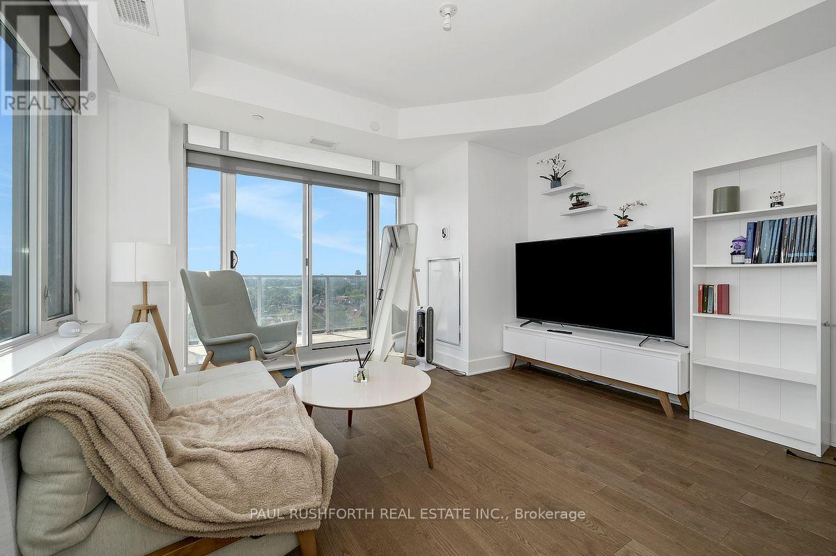 1310 - 255 BAY STREET