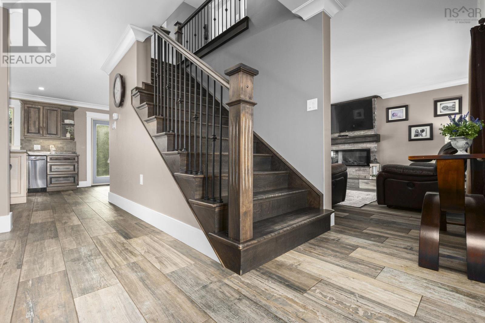 260 Royal Oaks Way