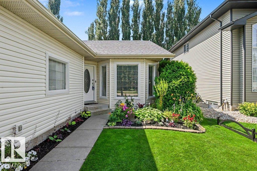 10 Oakridge DR N