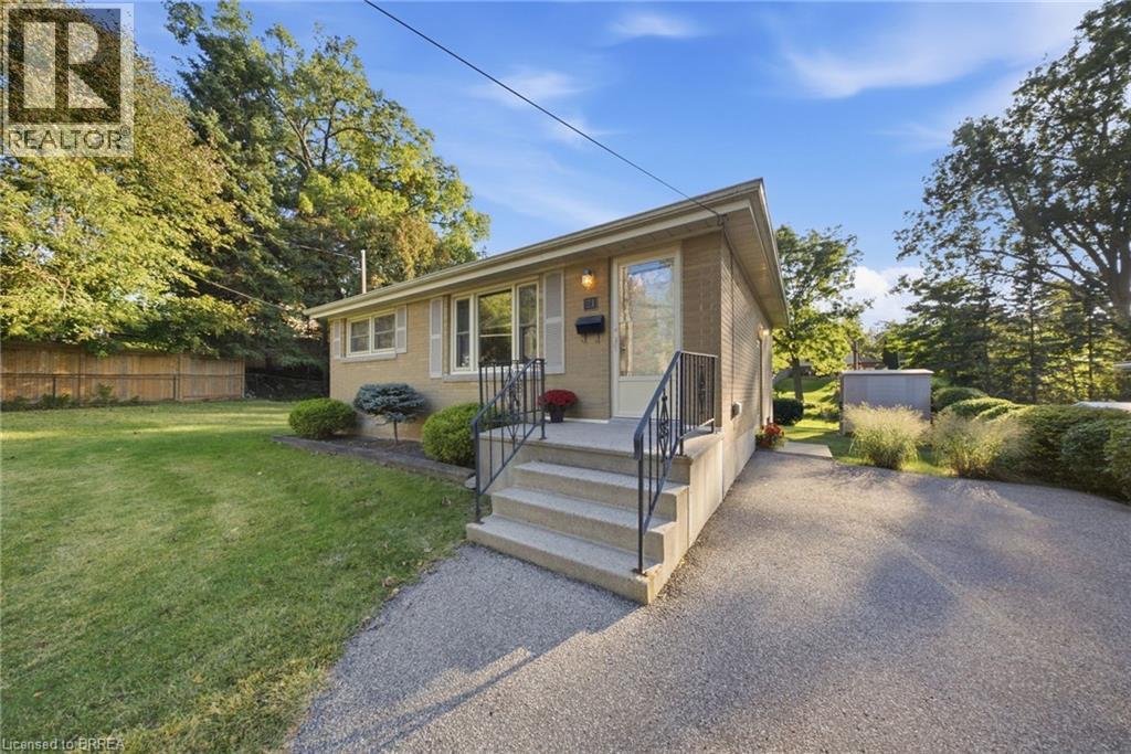 21 HILLCREST Avenue
