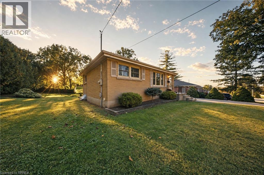 21 HILLCREST Avenue