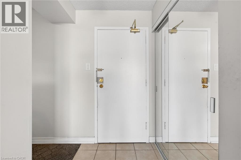 25 TRAILWOOD Drive Unit# 1004