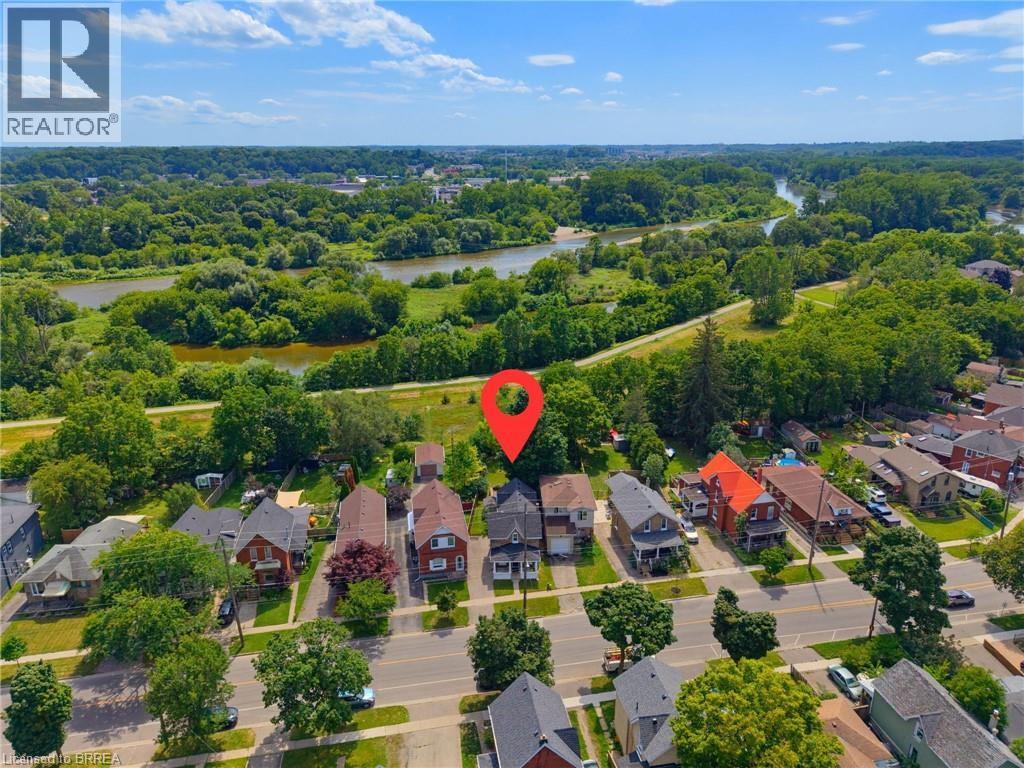 112 GRAND RIVER Avenue