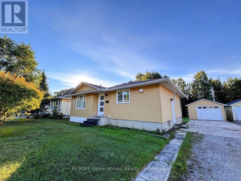 34 REDWING AVENUE, MANITOUWADGE, ON P0T 2C0 - Image 250844432.jpeg?d=l