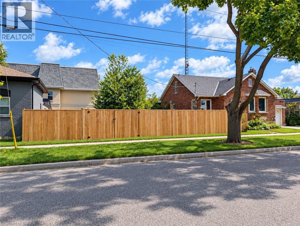 106 CATHARINE Avenue