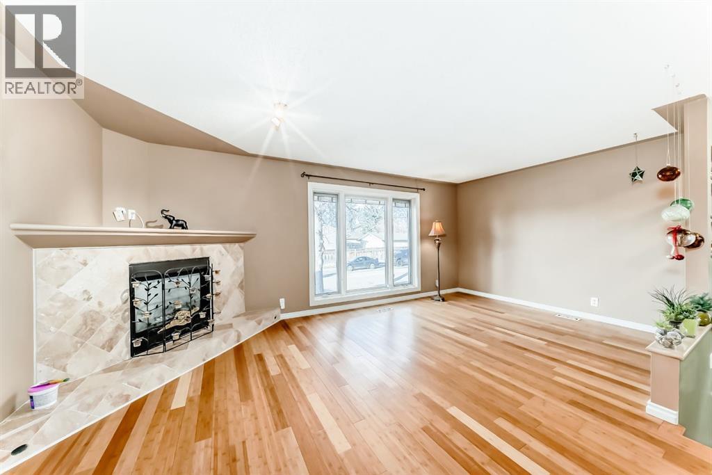 274 Templeview Way NE