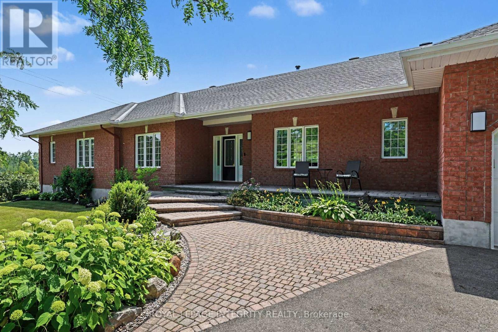 2602 MANOTICK STATION ROAD