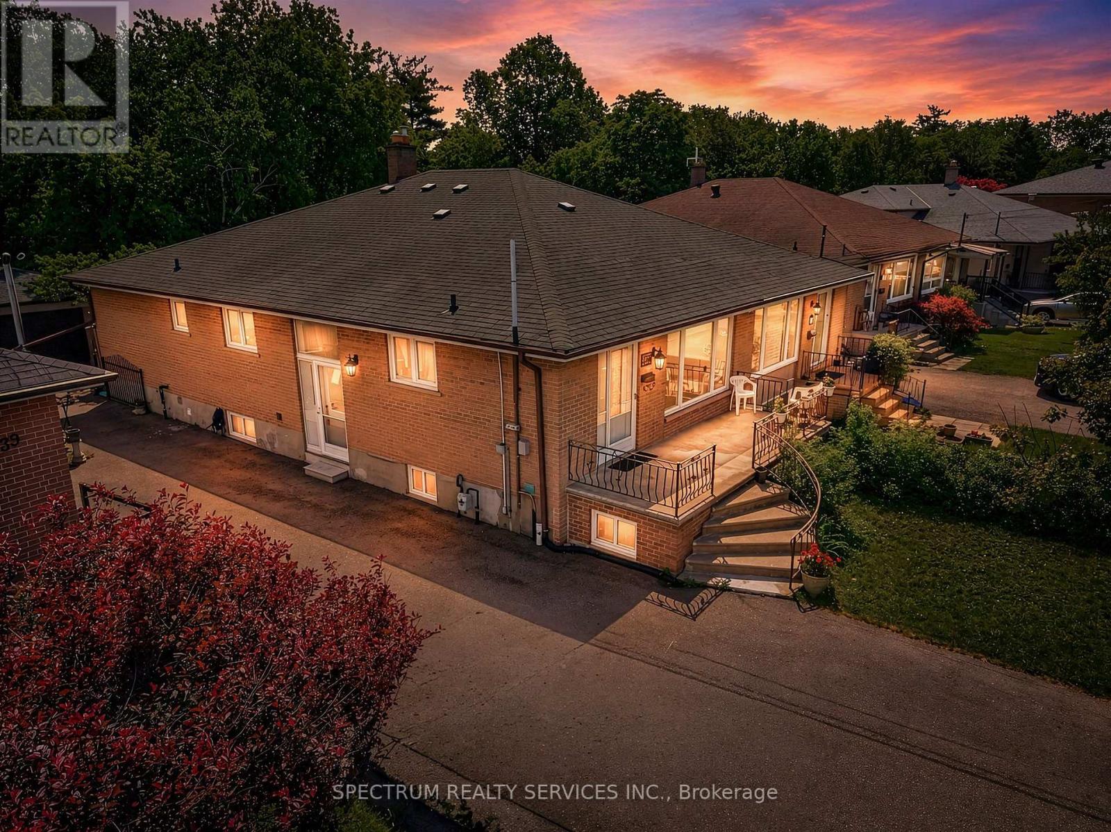 37 NEWLIN CRESCENT