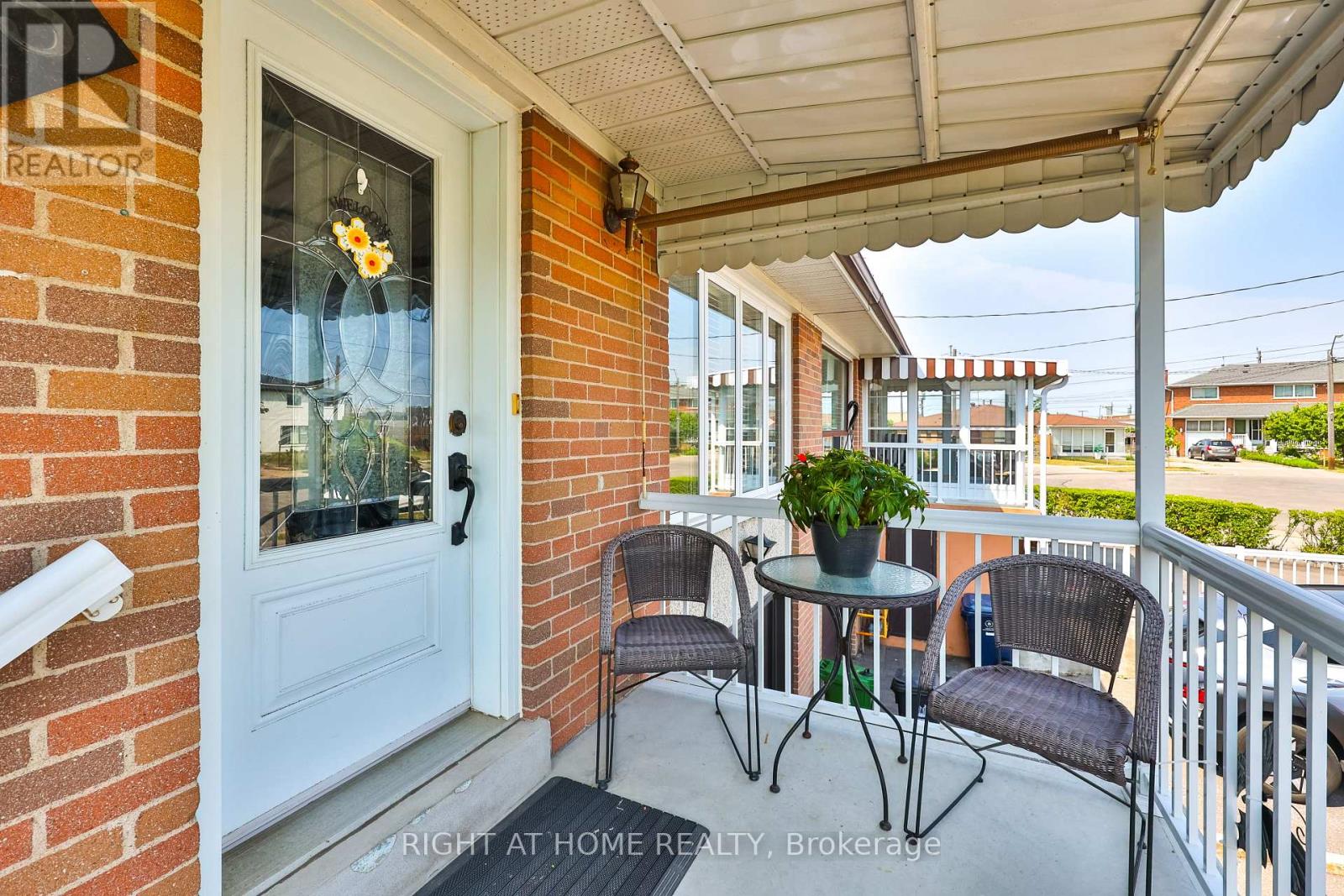 25 LARCHWOOD ROAD