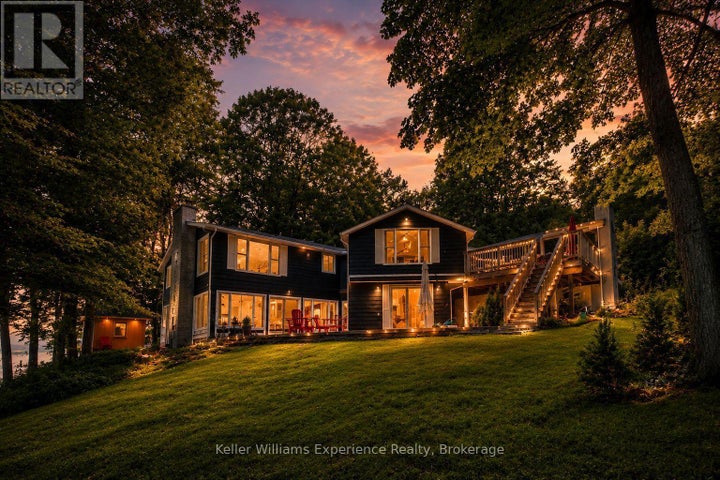 Photo 1 of 49 — 21 LAKEVIEW CRESCENT, Tiny, ON L9M 1R2