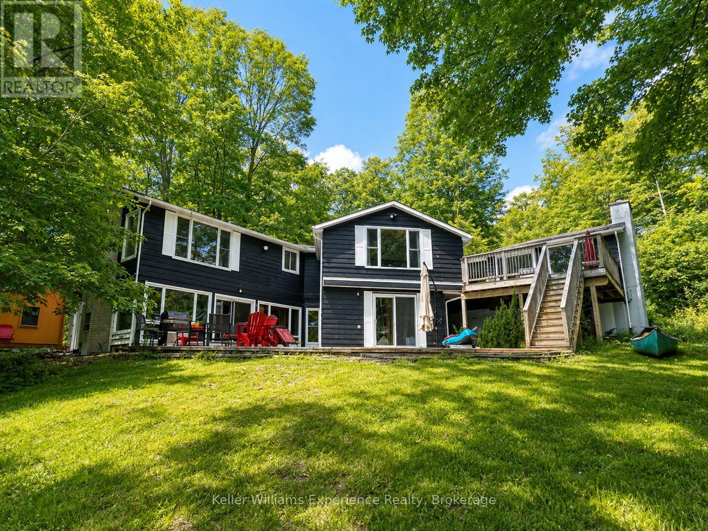 21 LAKEVIEW CRESCENT
