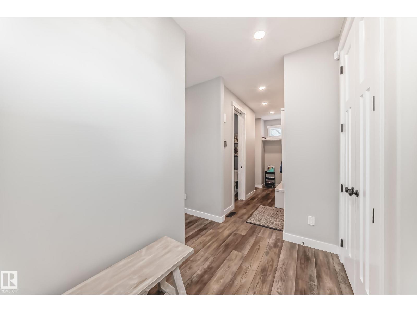 22380 93 AV NW