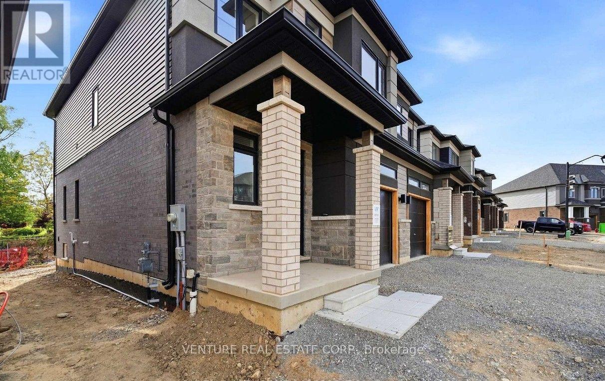 83 - 660 COLBORNE STREET W