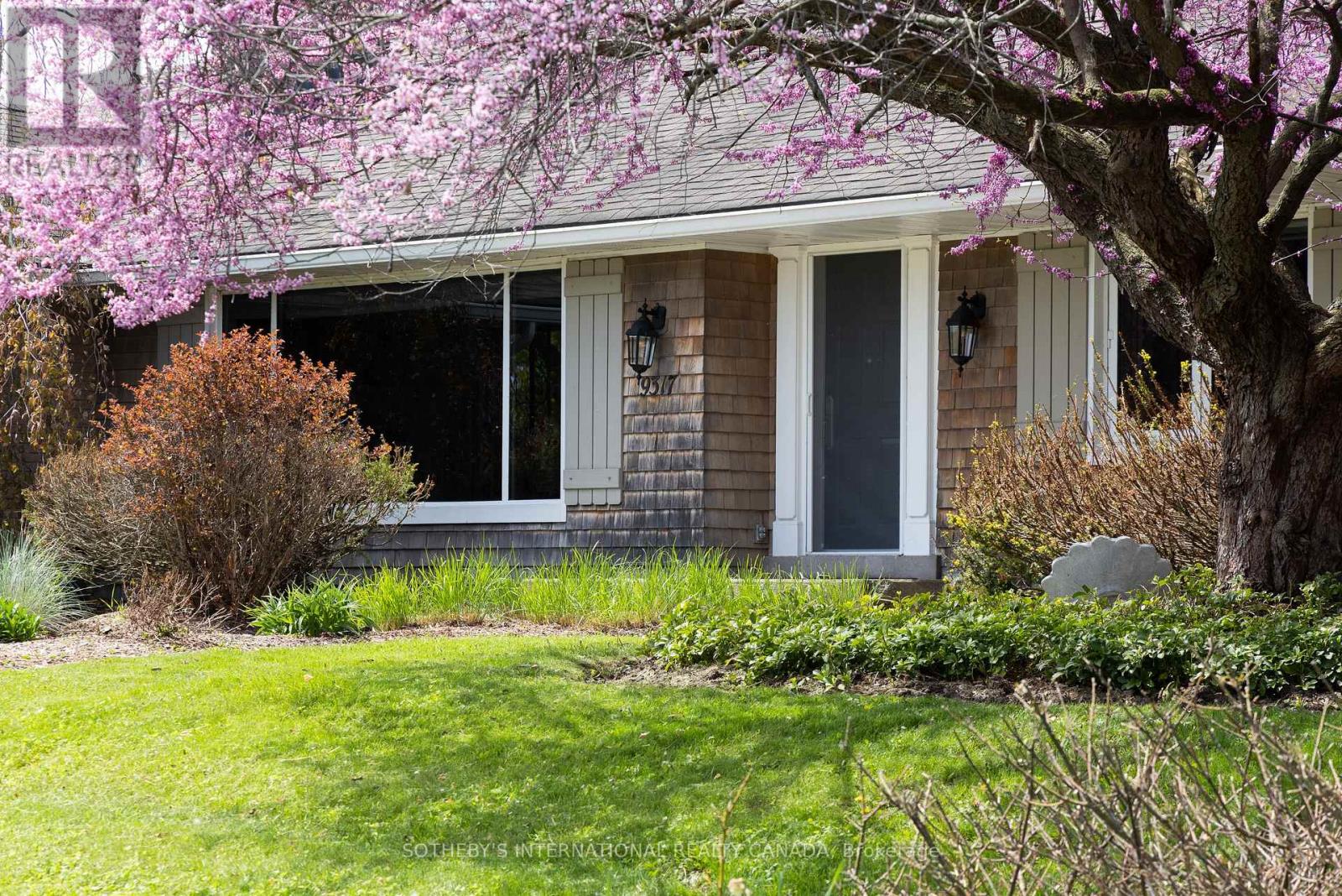 9317 NIAGARA RIVER PARKWAY