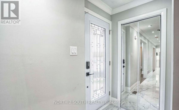 37 Loire Crt, Toronto (West Humber-Clairville), ON 5
