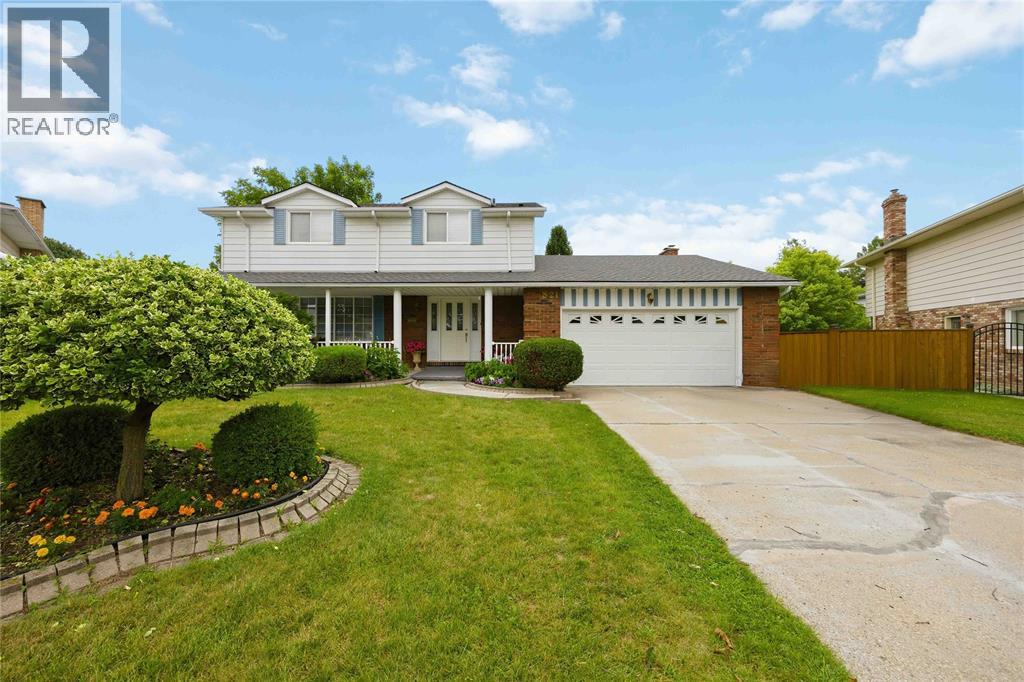 821 DANBURY CRESCENT