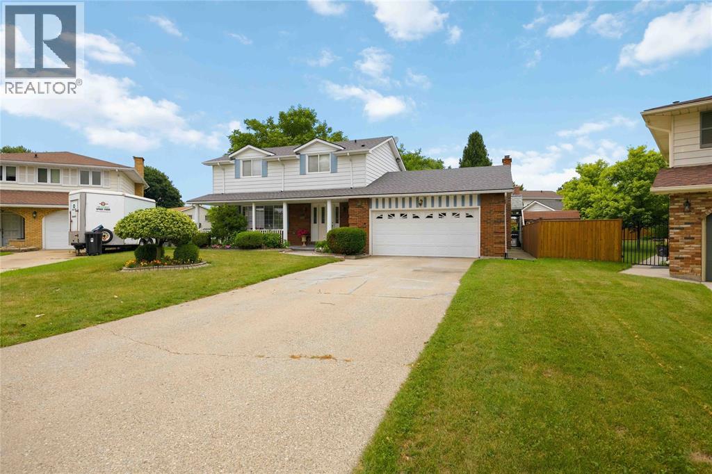 821 DANBURY CRESCENT