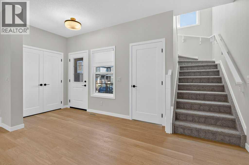 18 Chinook Winds Court SW