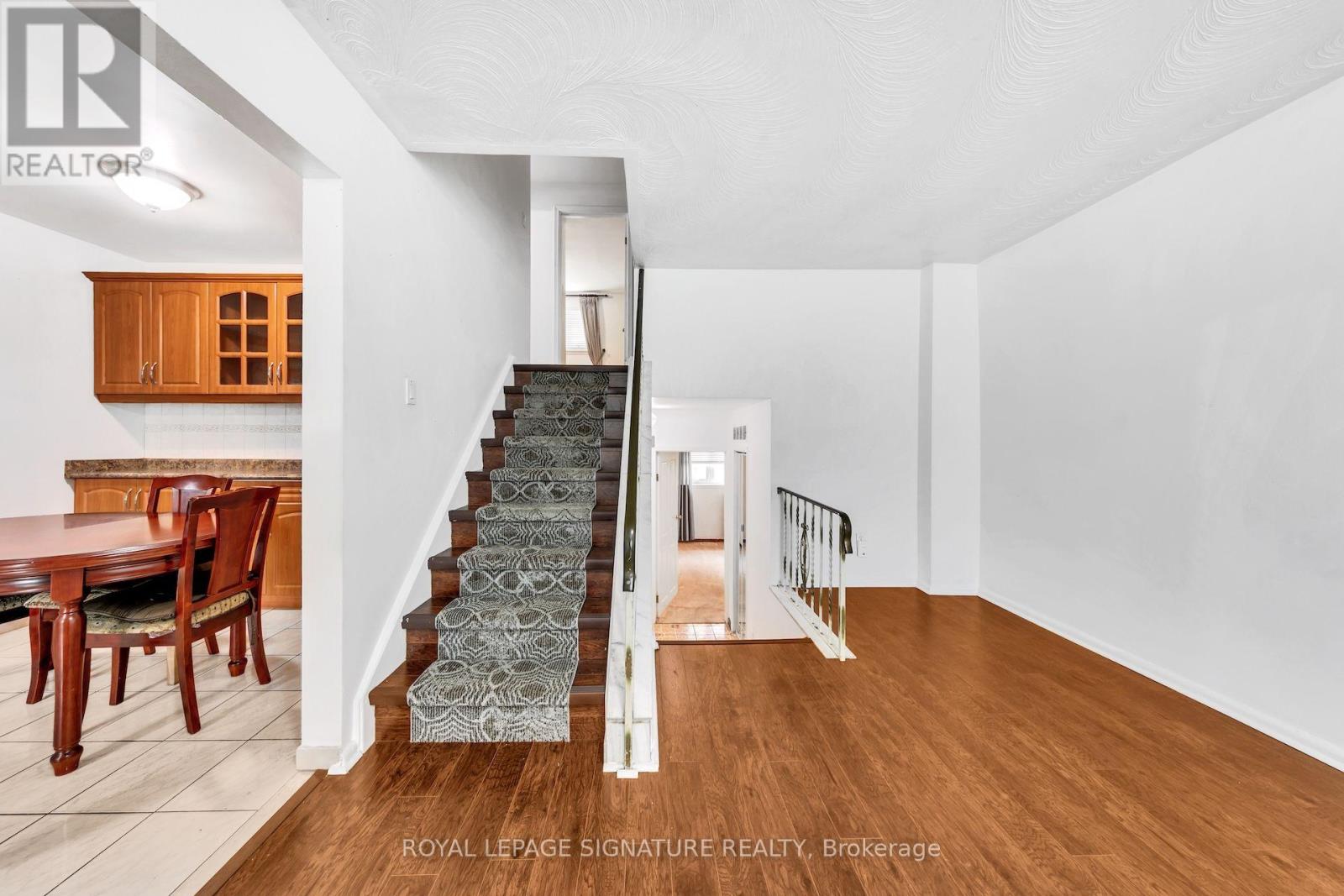 42 LIGHTWOOD DRIVE