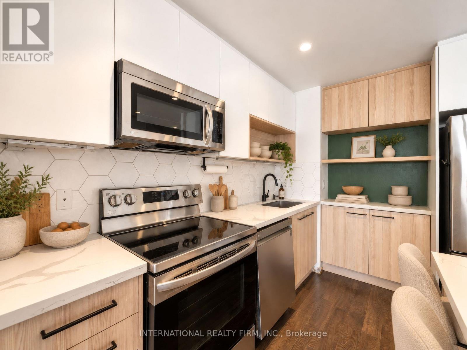 925 - 100 HARRISON GARDEN BOULEVARD
