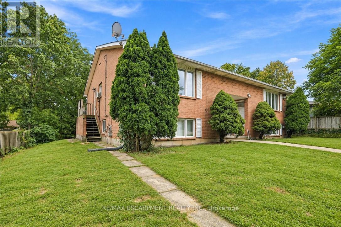 26 RENFREW STREET E