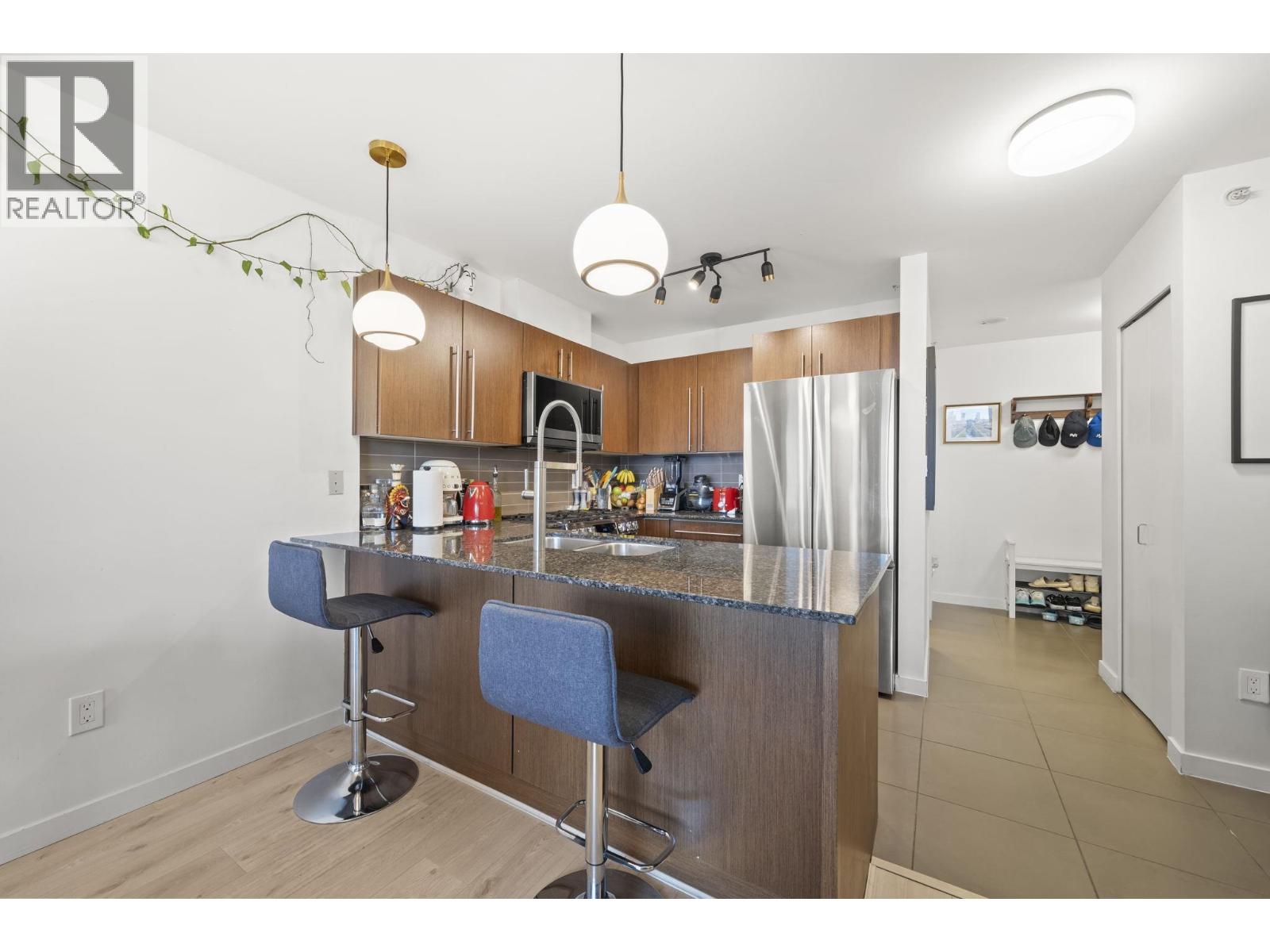 208 4888 BRENTWOOD DRIVE