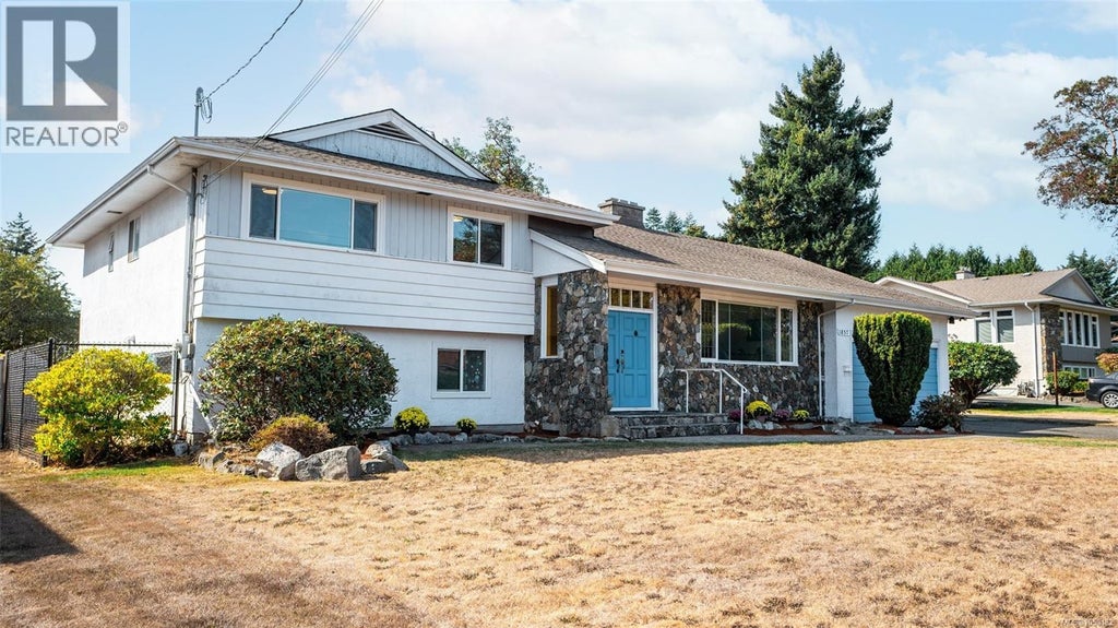 1857 HILLCREST AVE, SAANICH, BC V8N 2R7 - Image 2037727364.jpeg?d=l