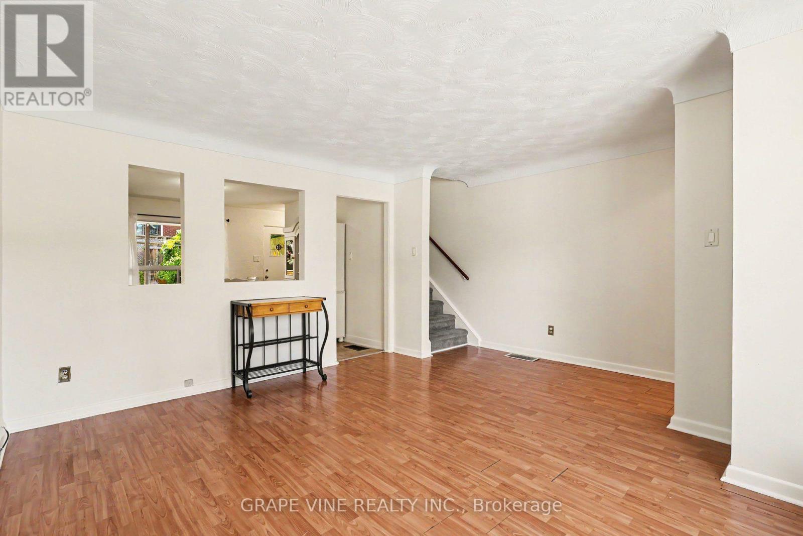 371 LAROUCHE STREET