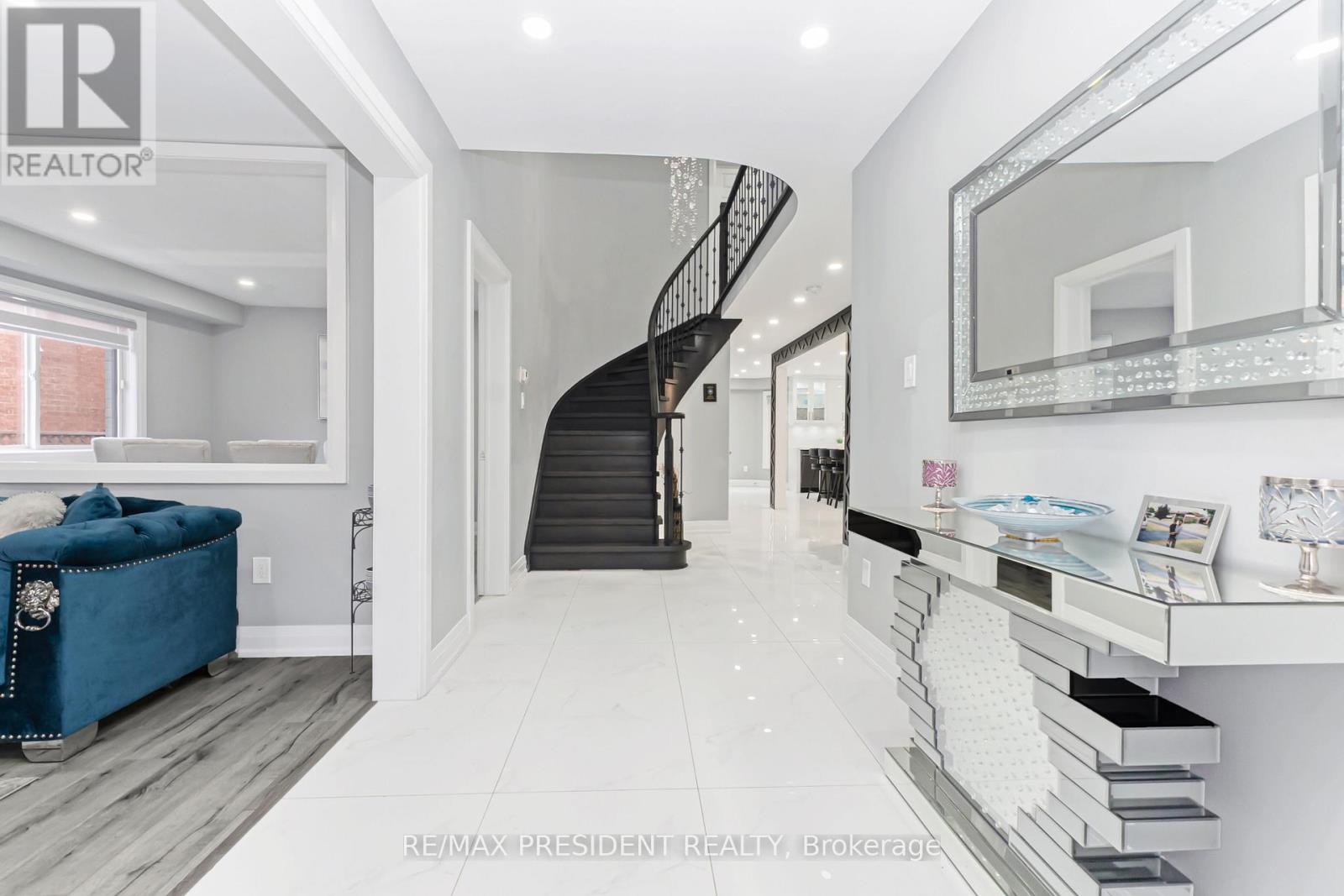 212 WEDGEWOOD DRIVE