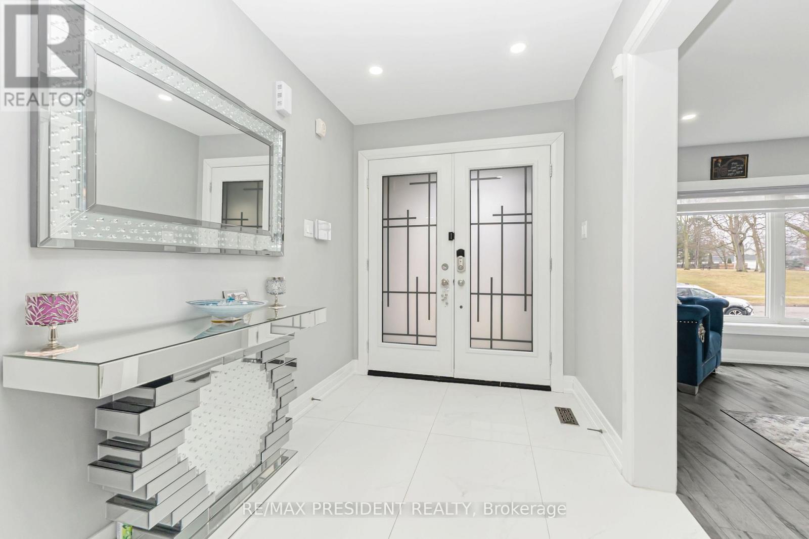 212 WEDGEWOOD DRIVE