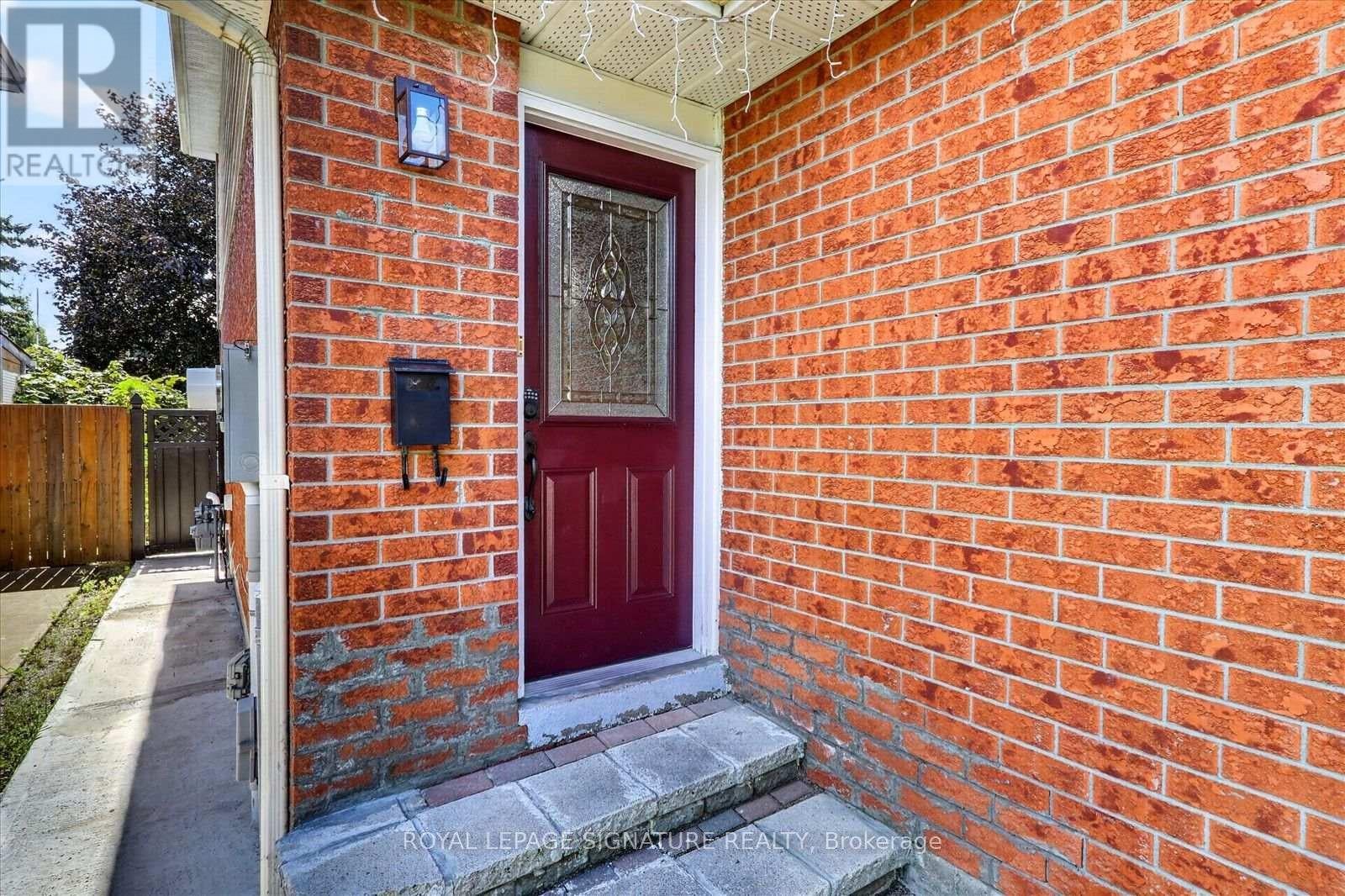 66 MARTINDALE CRESCENT