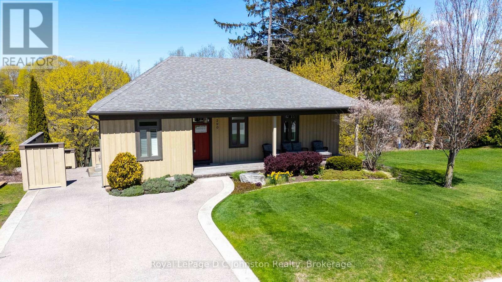290 SAUGEEN STREET