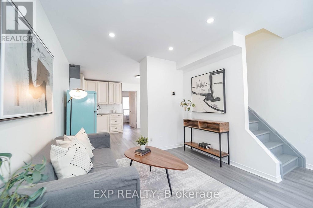 UPPER - 47 GREENDALE AVENUE, TORONTO (ROCKCLIFFE-SMYTHE), ON M6N 4P4 - Image 30049489.jpeg?d=l