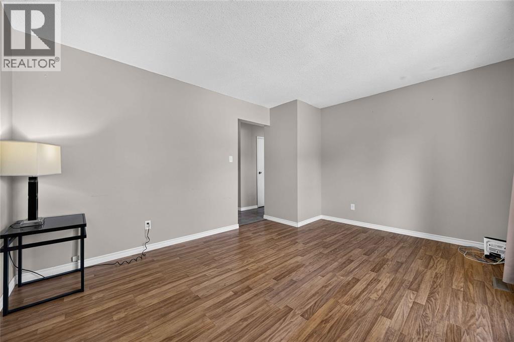 1217 Thistledown AVENUE