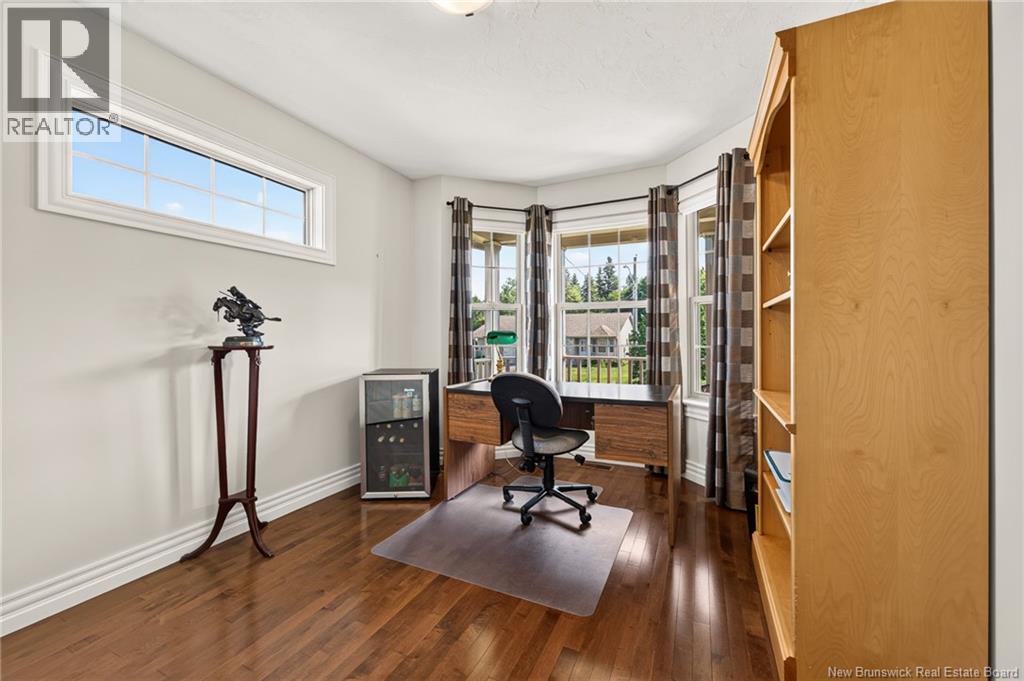 20 Thornhill Crescent - Photo 4