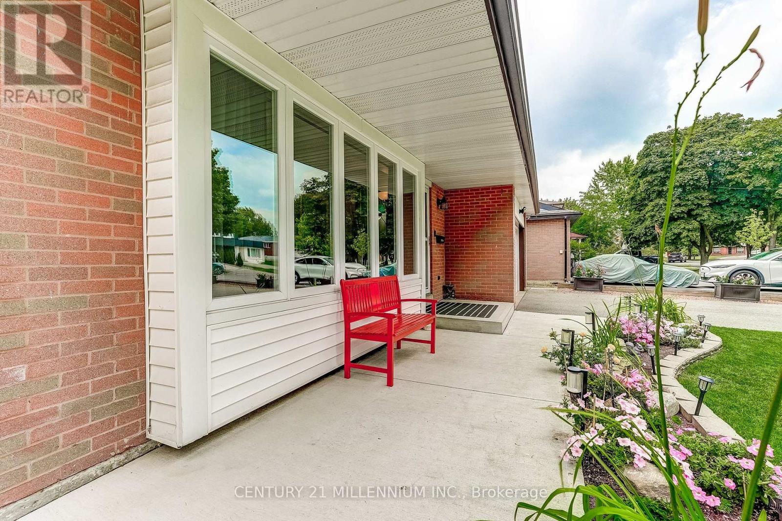 72 GLEBE CRESCENT