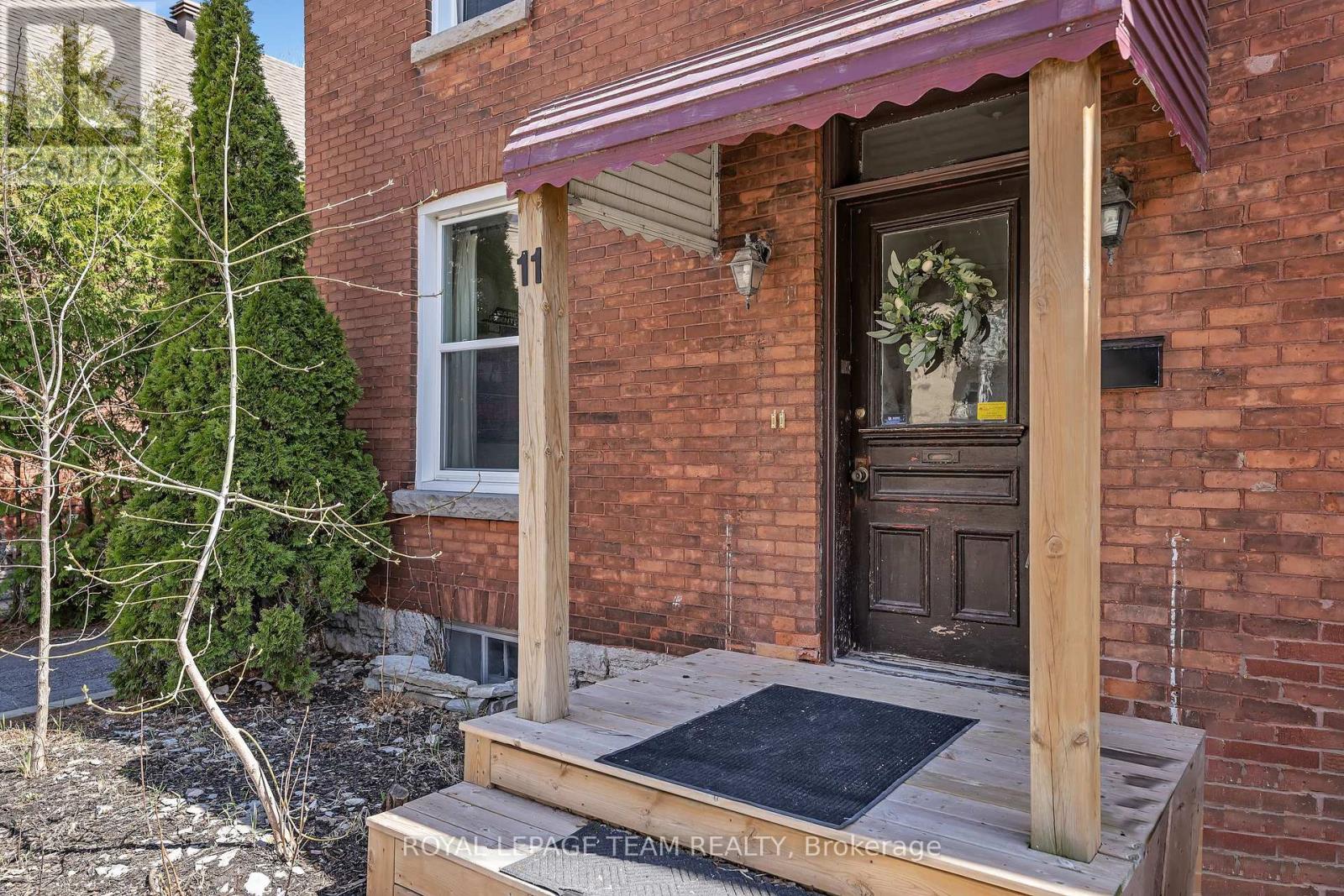 11 SHERBROOKE AVENUE