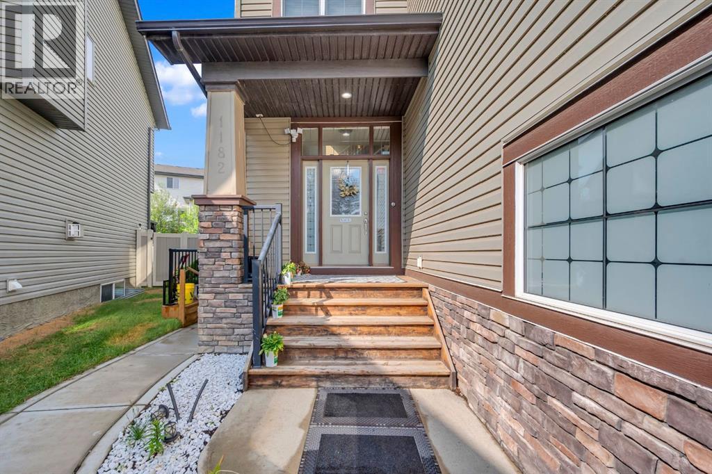 1182 Kingston Crescent SE