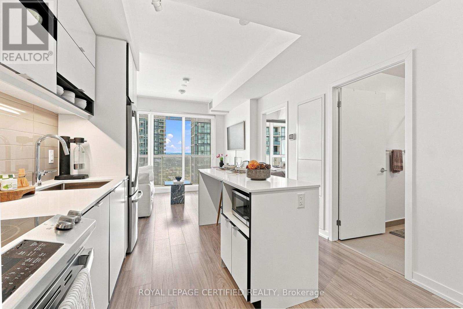 2112 - 4065 CONFEDERATION PARKWAY