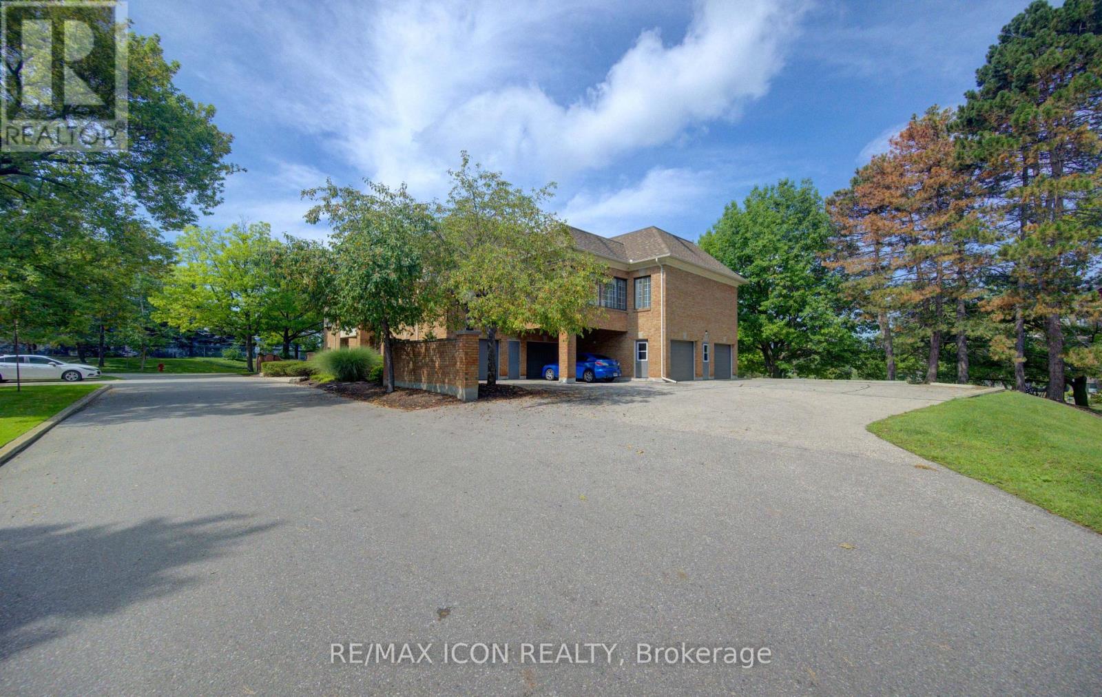 31 - 45 BLUE SPRINGS DRIVE