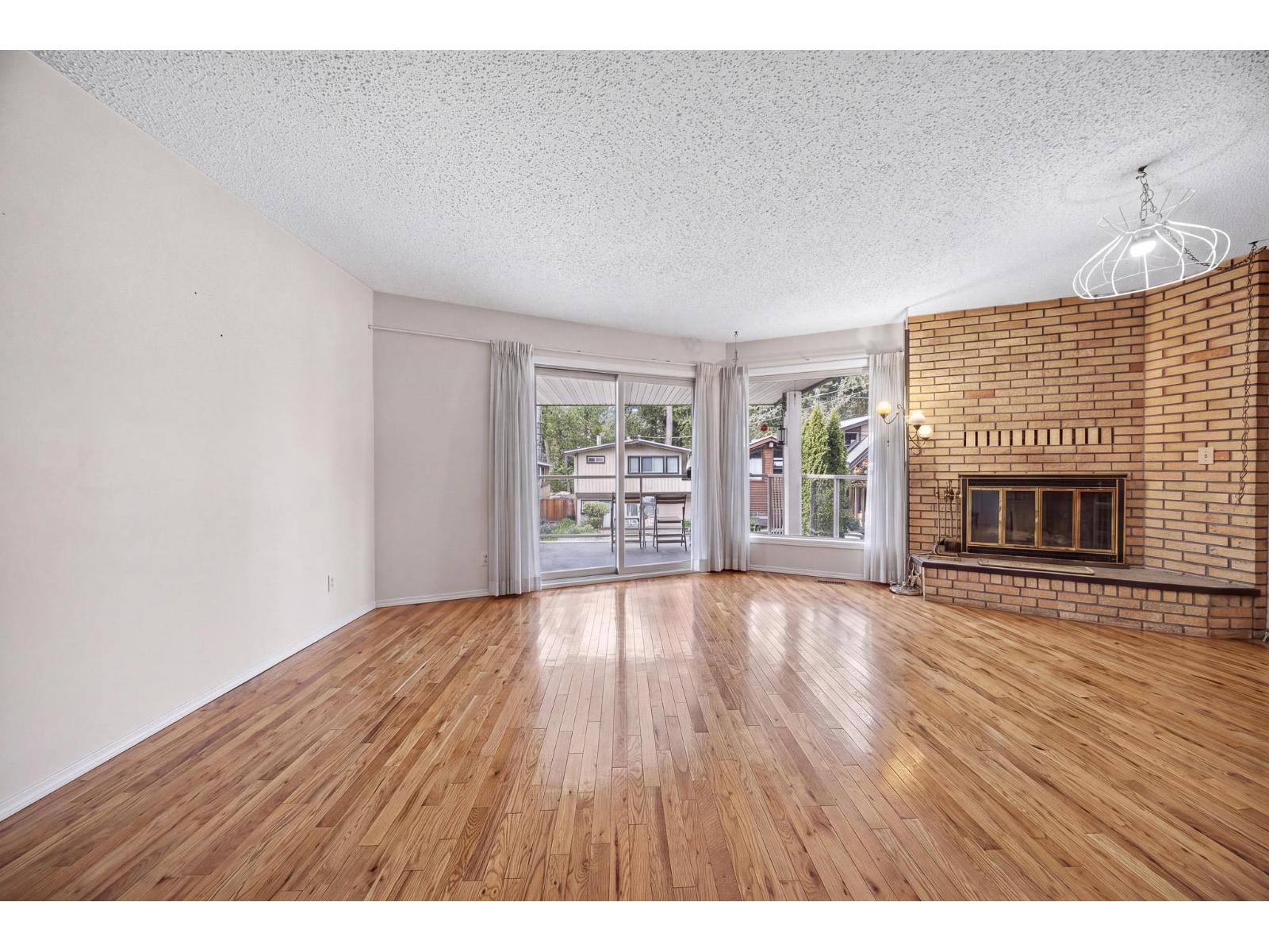 216 FIRST AVENUE, Cultus Lake North