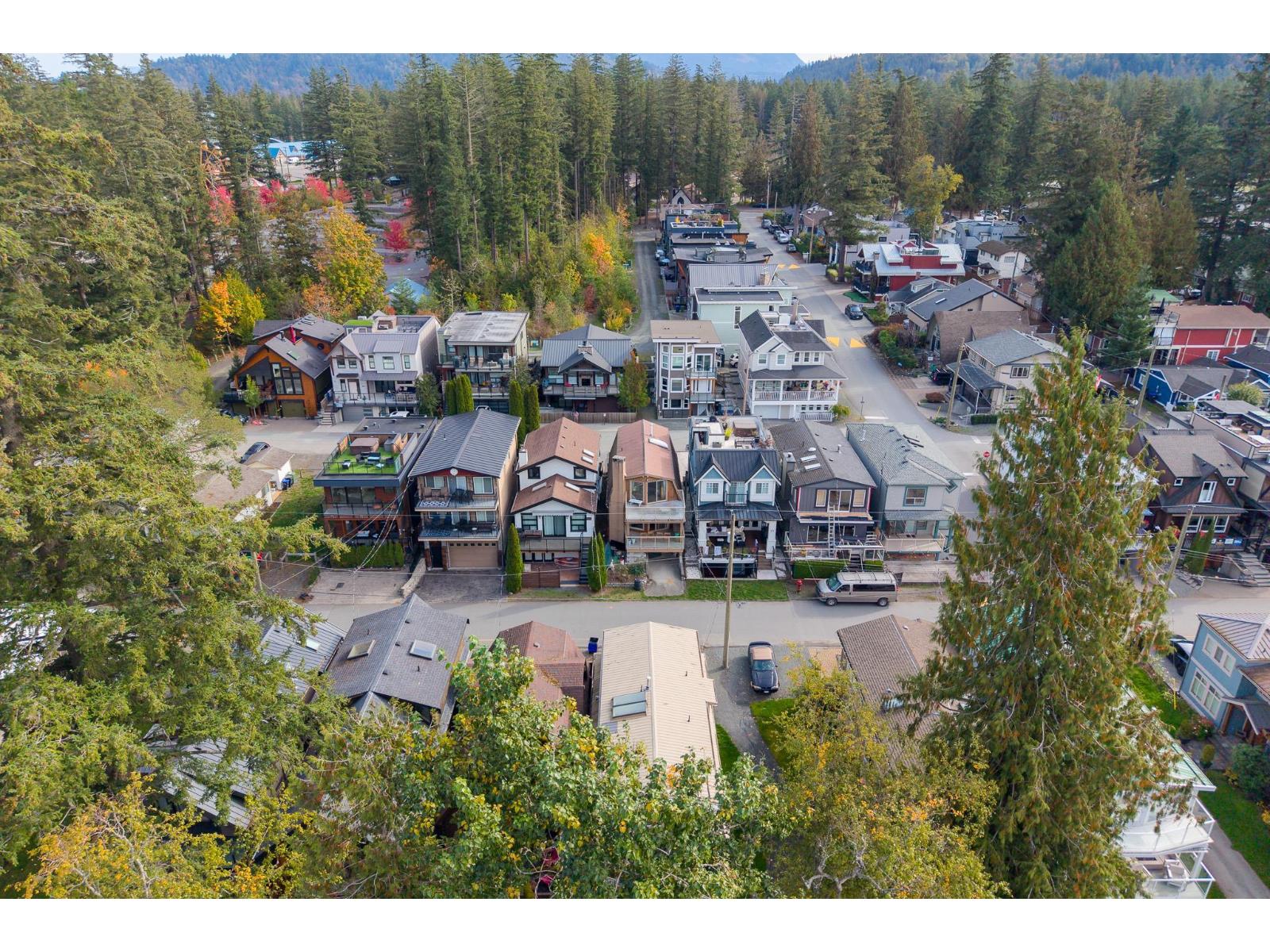 216 FIRST AVENUE, Cultus Lake North