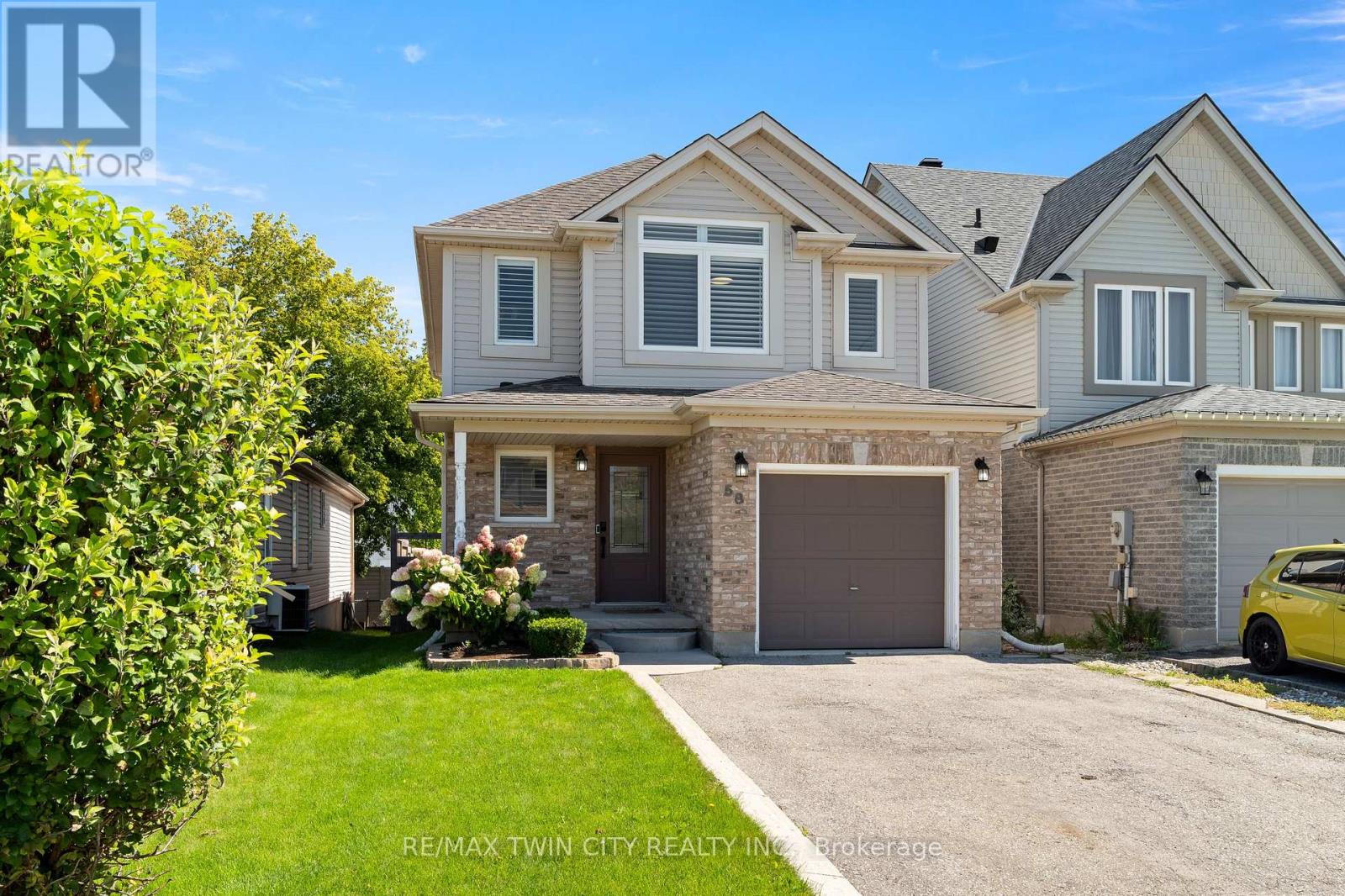 58 CHATEAU CRESCENT