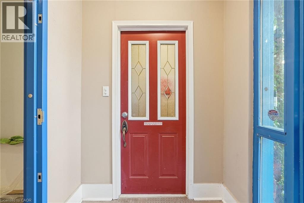 191 JAMES Street S Unit# Main Level