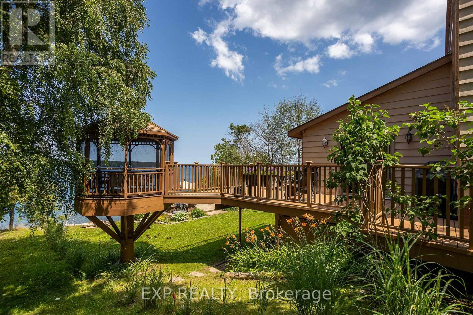121 IVY DRIVE