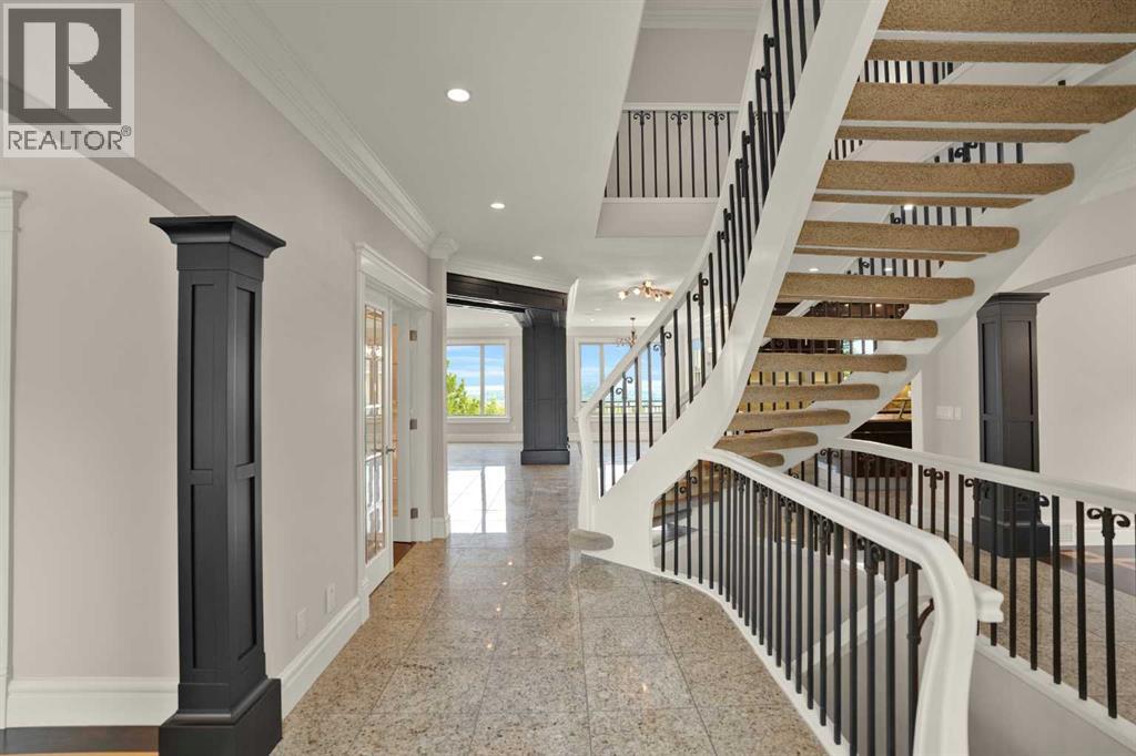 14 Coulee View SW