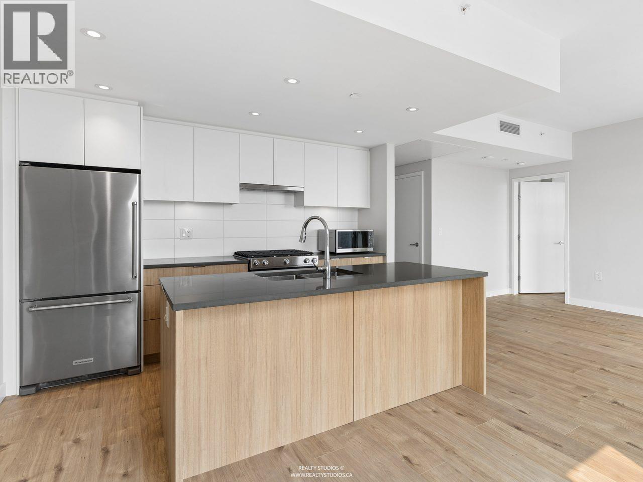 1401 3430 E KENT AVENUE