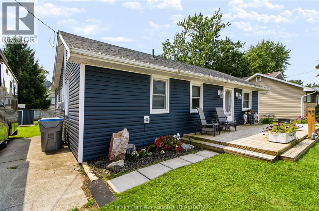 612 SIMCOE STREET